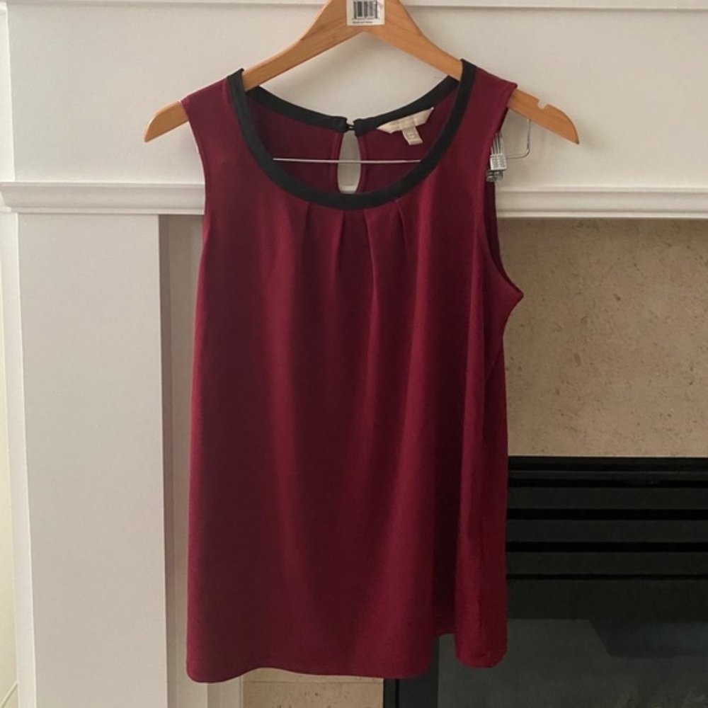 BANANA REPUBLIC Red Pleat Neck Sleeveless Blouse